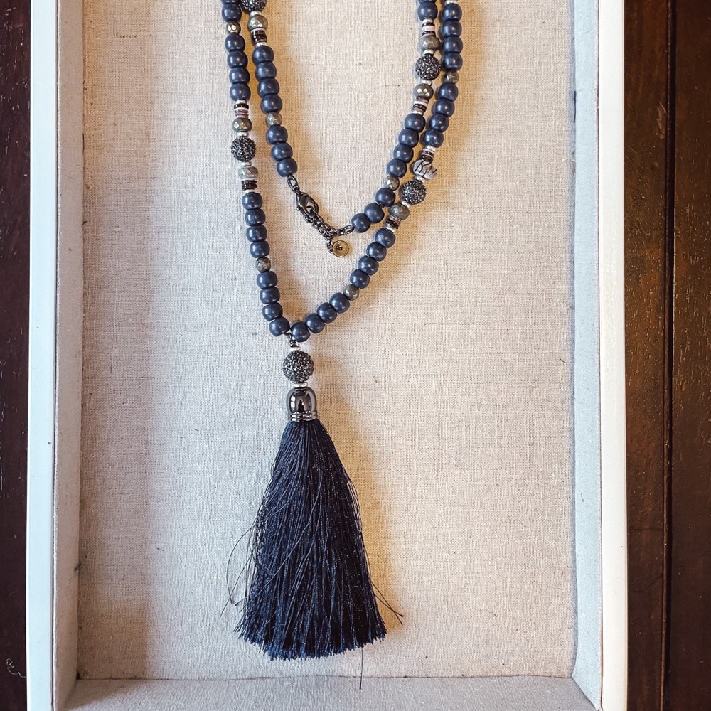 Stella and Dot Navy tassel necklace